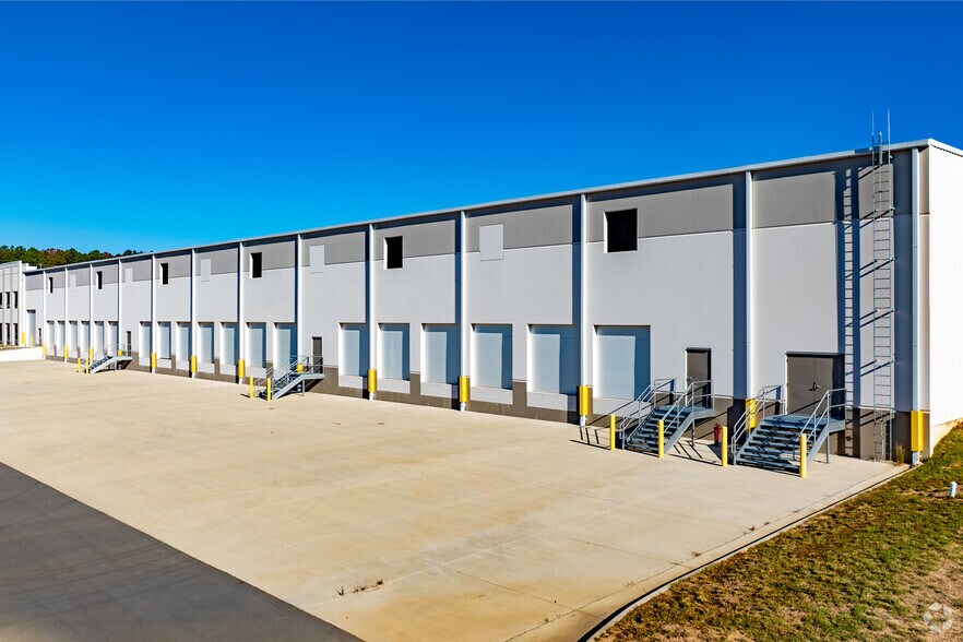 More Photos Of 6000 Enterprise Park Dr, Sanford Distribution For Lease