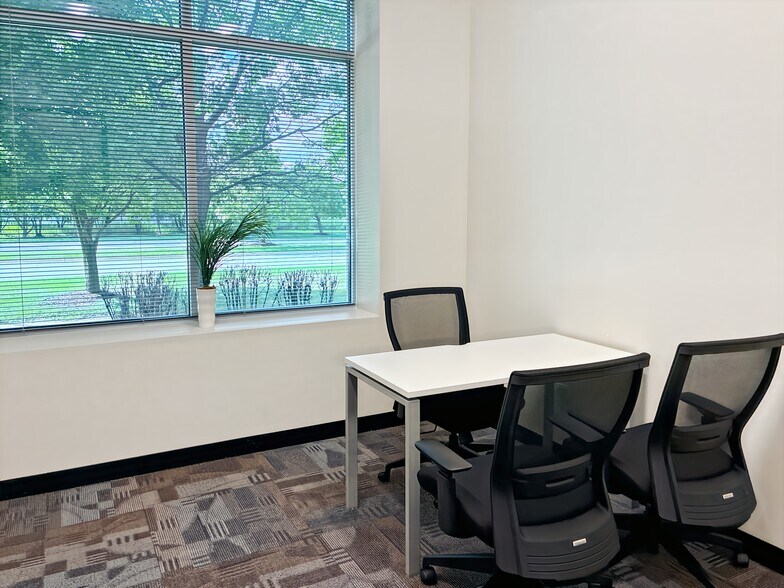 More Photos Of 5400 Prairie Stone Pkwy, Hoffman Estates Coworking Space