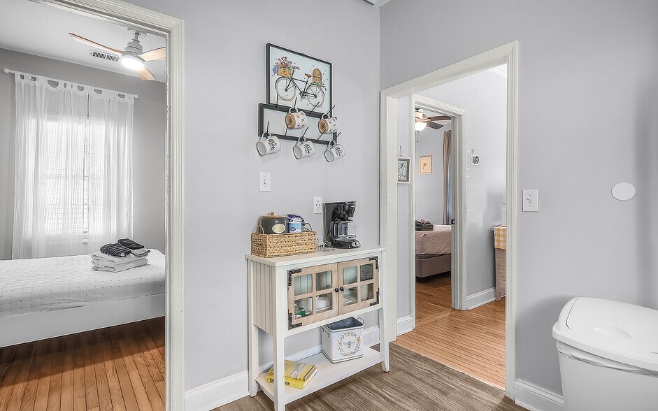 More Photos Of 510 Nicoll St, Savannah Hospitality For Sale