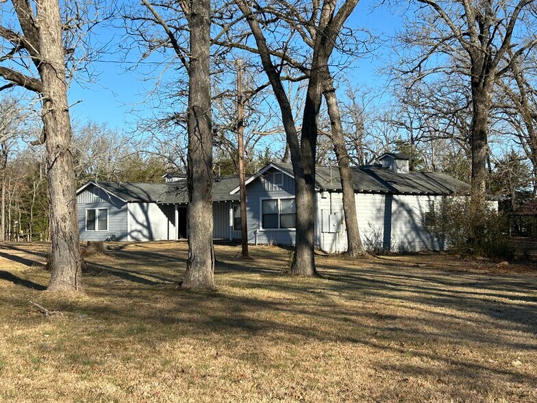 More Photos Of 2003 E US Highway 84, Palestine Office For Sale