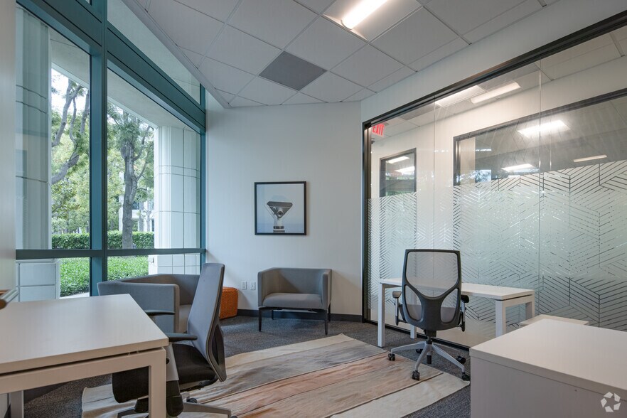 More Photos Of 2450 Colorado Ave, Santa Monica Coworking Space