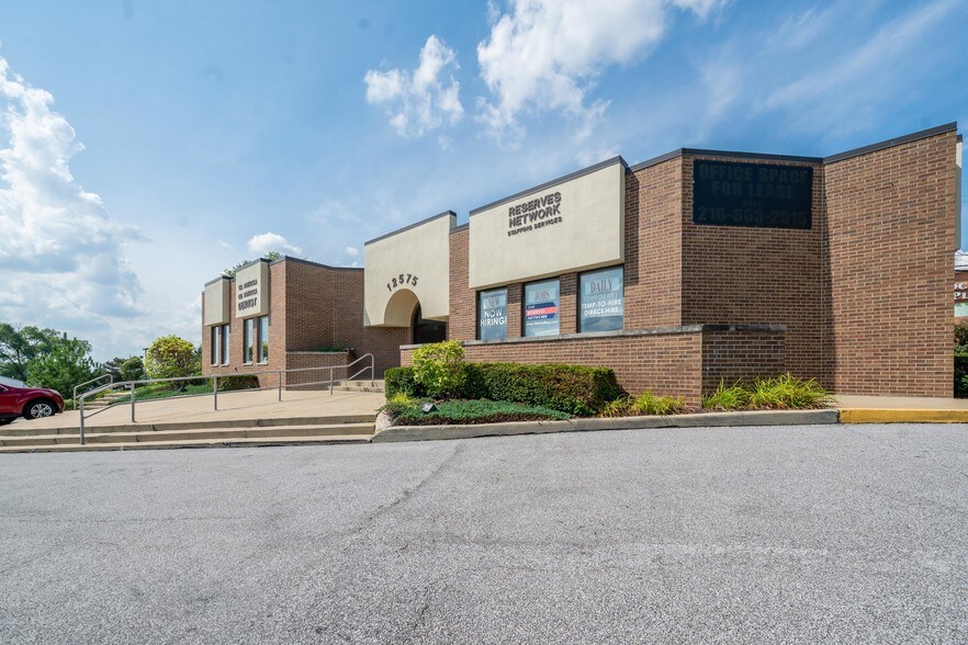 Primary Photo Of 12575 Rockside Rd, Garfield Heights Medical For Sale