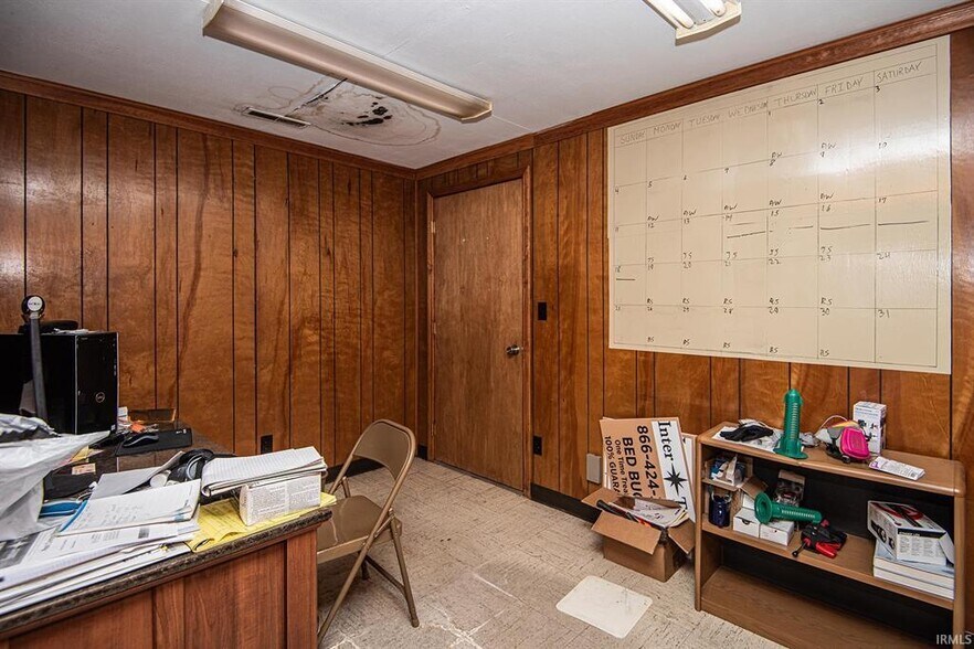 More Photos Of 1985 S Old US 41, Vincennes Industrial For Sale