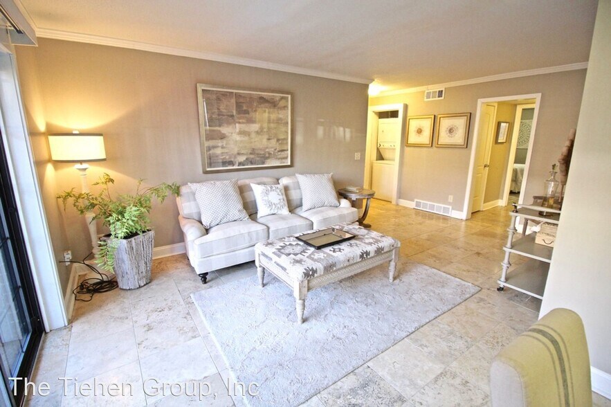 More Photos Of 4440-4444 Jarboe St, Kansas City Apartments For Sale