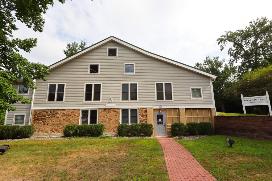 More Photos Of 3 Mapleton Rd, Princeton Office For Sale