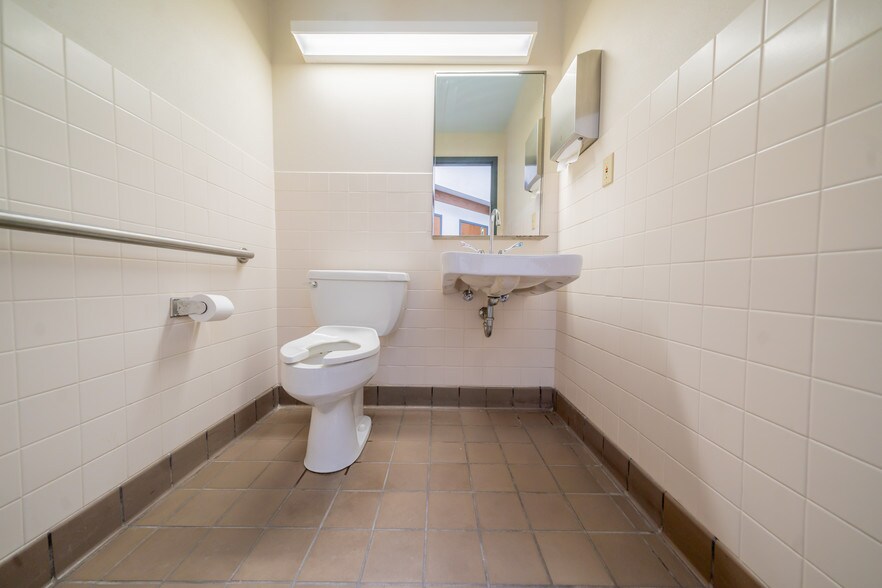 More Photos Of 12575 Rockside Rd, Garfield Heights Medical For Sale