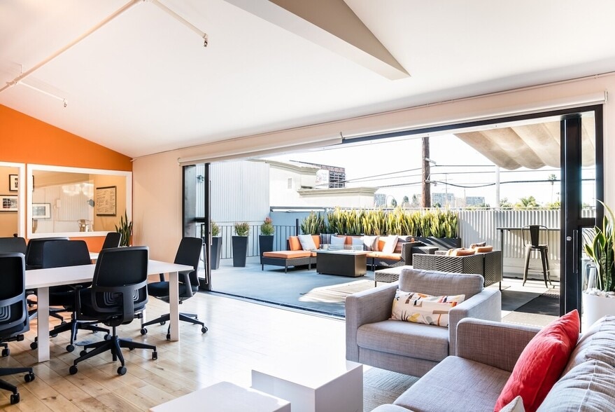 More Photos Of 2536 Lincoln Blvd, Venice Loft Creative Space For Lease