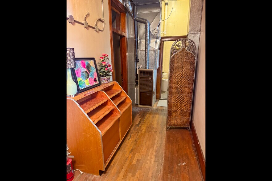 More Photos Of 108 S Santa Fe Ave, Salina General Retail For Lease