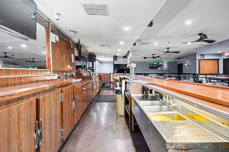 More Photos Of 8741 W Ridge Rd, Elyria General Retail For Sale