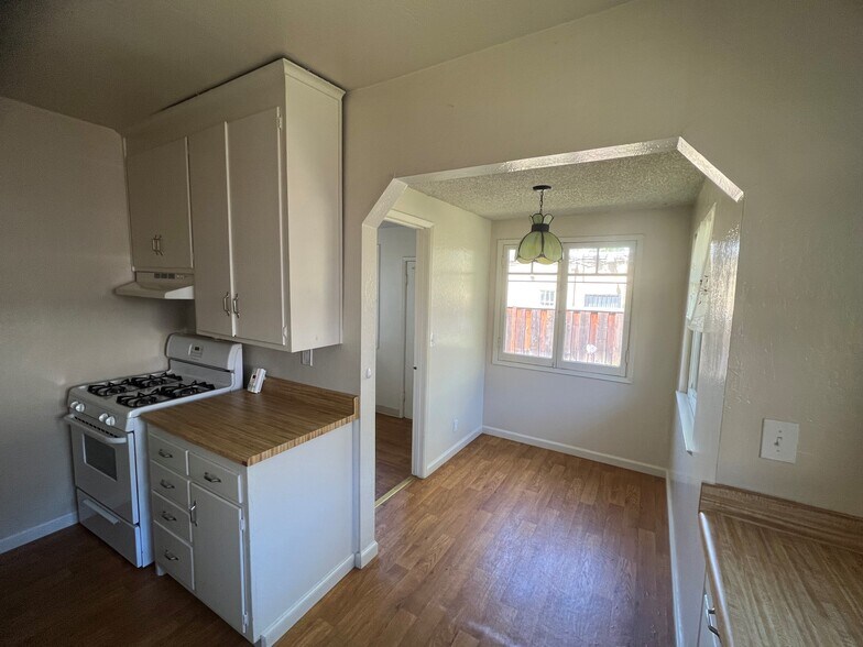 More Photos Of 2729 Byron St, Palo Alto Multifamily For Sale