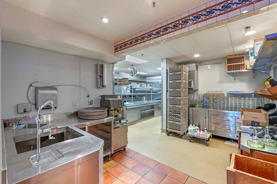 More Photos Of 8791 Lake Blvd, Kings Beach Restaurant For Sale