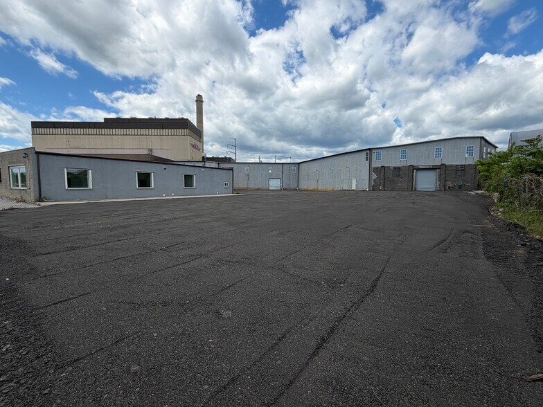 More Photos Of 88 Howard Ave, Bridgeport Warehouse For Lease
