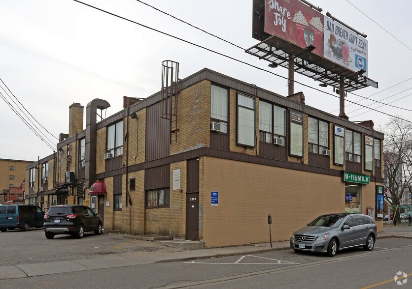 More Photos Of 3193-3205 Bathurst St, Toronto Storefront Retail Office For Sale
