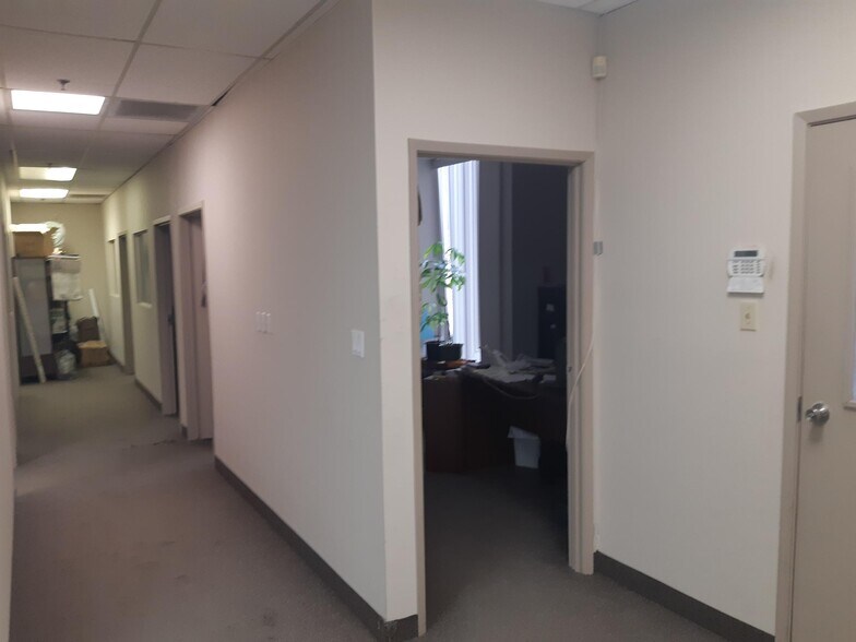 More Photos Of 145 Riviera Dr, Markham Manufacturing For Lease
