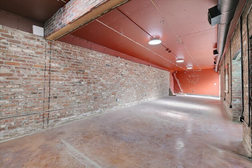 More Photos Of 900-906 2nd St, Sacramento Storefront For Lease