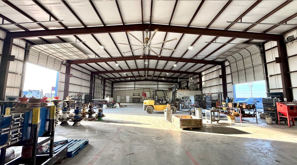 More Photos Of 11000 W County Road 72, Midland Distribution For Lease