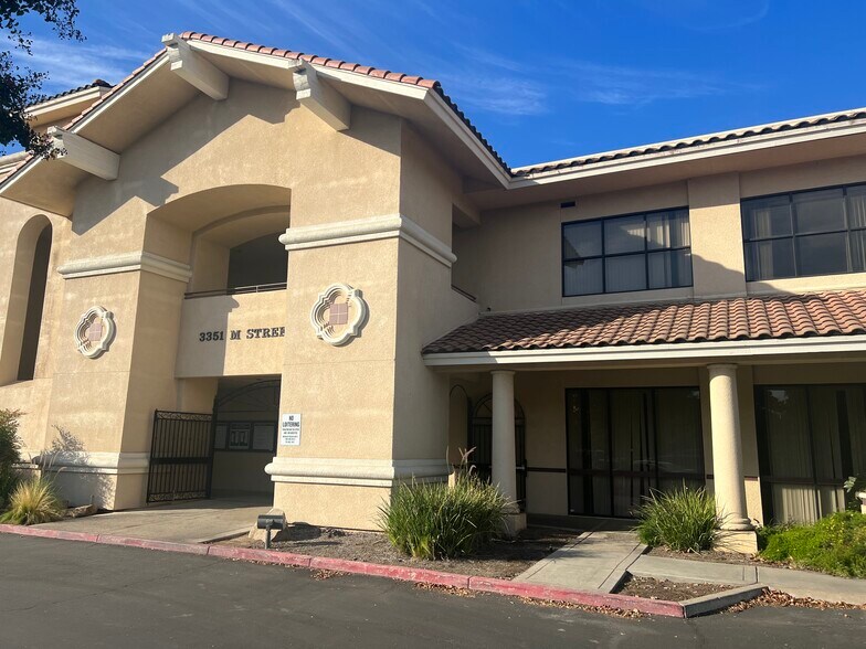 Primary Photo Of 3351 M St, Merced Medical For Lease