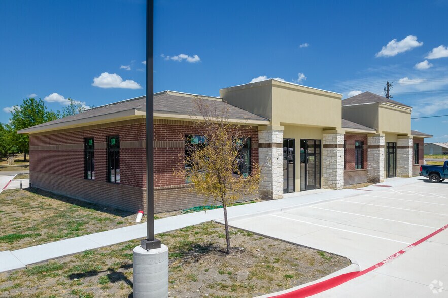 More Photos Of 1001 Travis Ranch Blvd, Forney Freestanding For Sale