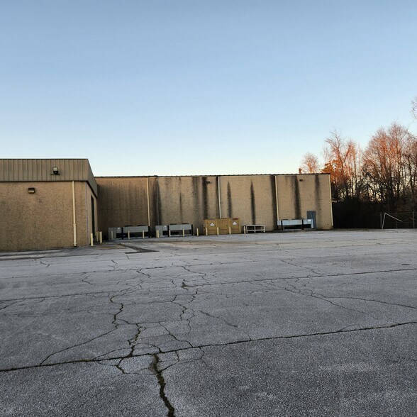 More Photos Of 3424 Valley Ave SW, Decatur Warehouse For Sale