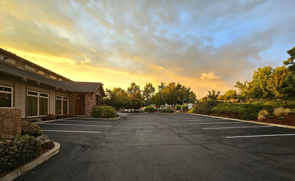 More Photos Of 4497 Brown Ridge Ter, Medford Office For Sale