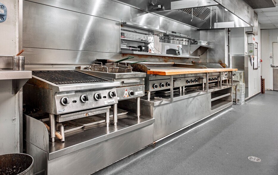 More Photos Of 1235 11th Ave SW, Calgary Apartments For Sale