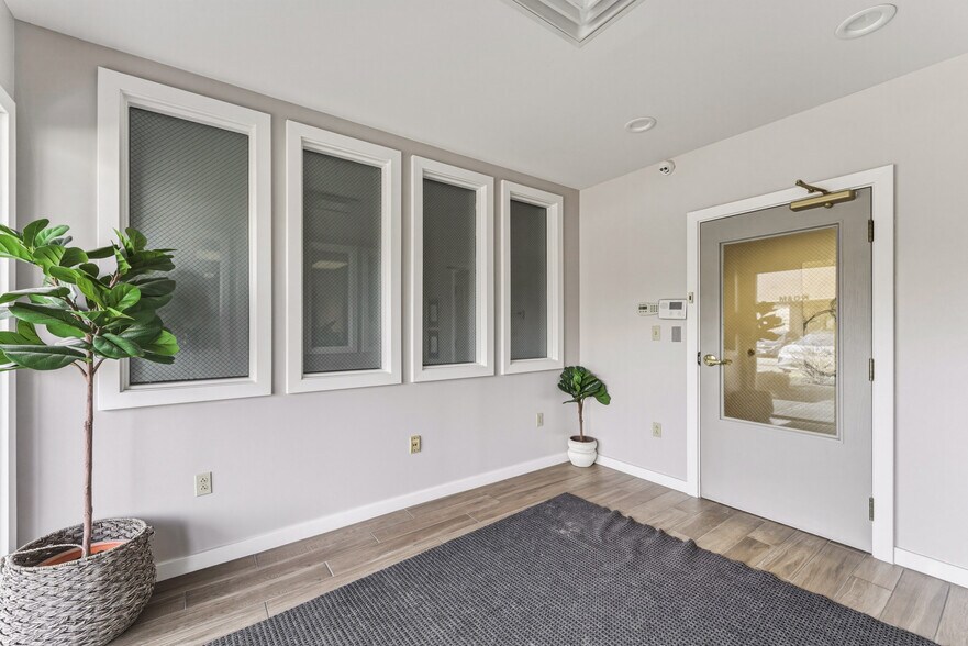 More Photos Of 2641 Oakstone Dr, Columbus Office For Lease