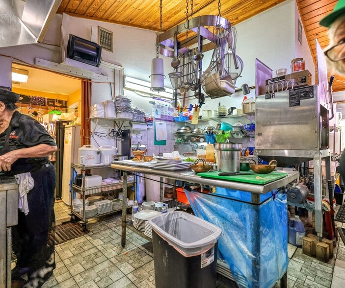 More Photos Of 5709 6th St, Zephyrhills Restaurant For Sale