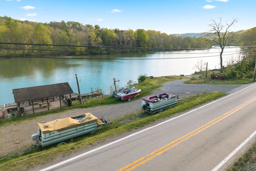 More Photos Of 490 Fort Martin Rd, Maidsville Flex For Sale