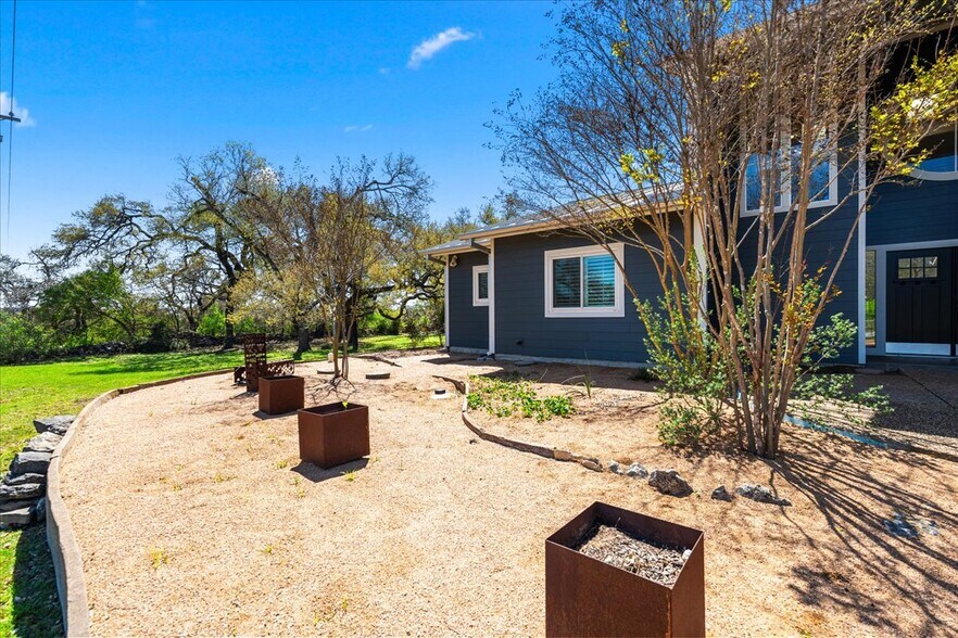 More Photos Of 14519 Fitzhugh Rd, Austin Specialty For Sale