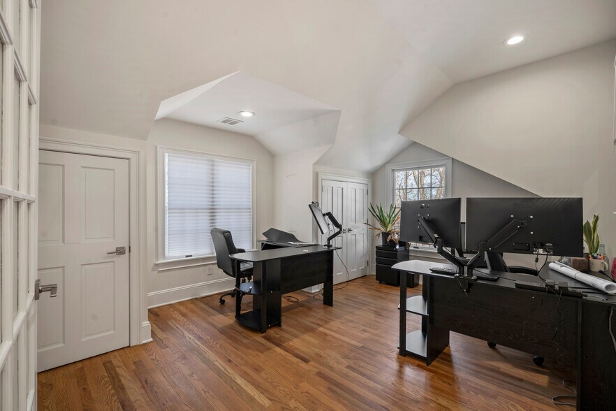 More Photos Of 113 tindall Rd, Middletown Office For Sale