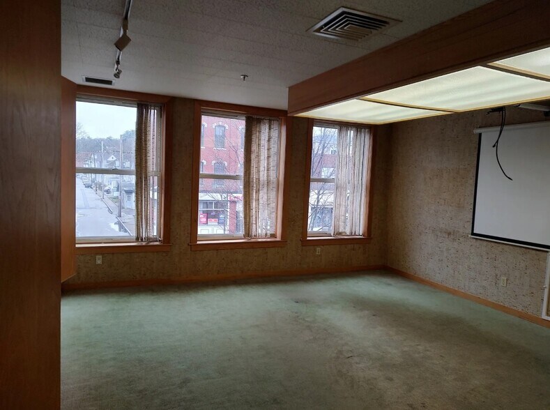 More Photos Of 326 Main St, Southbridge Storefront Retail Office For Sale