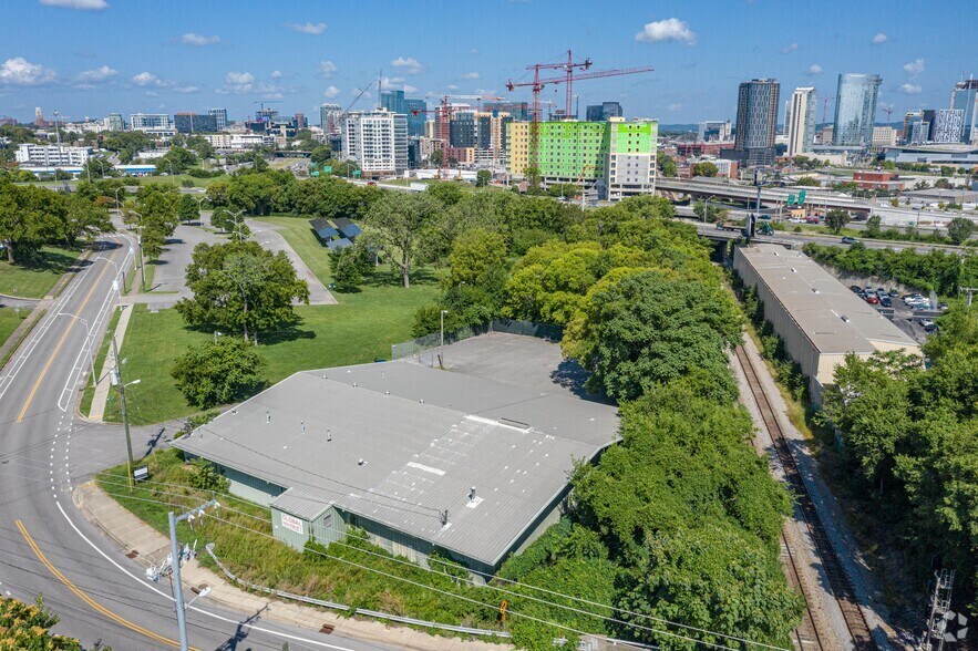 Primary Photo Of 924 Vine St, Nashville Warehouse For Lease