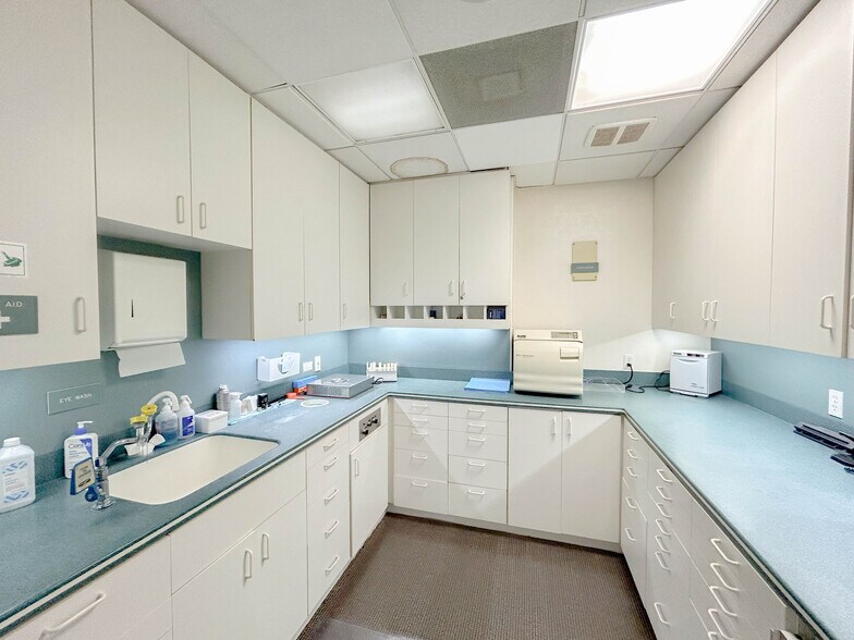 More Photos Of 1908 Santa Monica Blvd, Santa Monica Medical For Lease