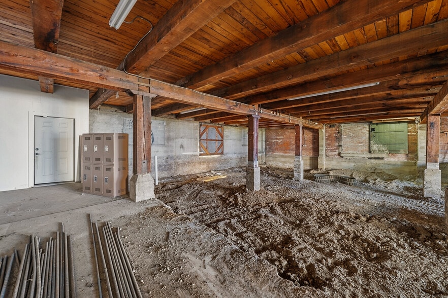 More Photos Of 316 Front St, Medford Specialty For Sale