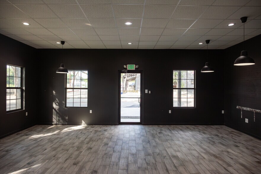 More Photos Of 18820 Fm 2252, San Antonio Freestanding For Lease