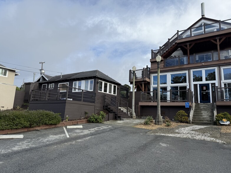 Primary Photo Of 1400 Main Street, Montara Restaurant For Lease