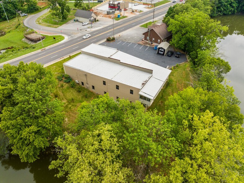 More Photos Of 410 Dinah Shore Blvd, Winchester Office Residential For Sale