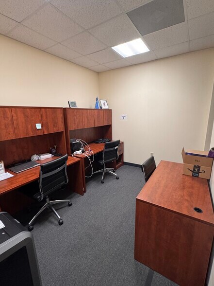 More Photos Of 1691-1699 N Bethlehem Pike, Hatfield Storefront For Lease