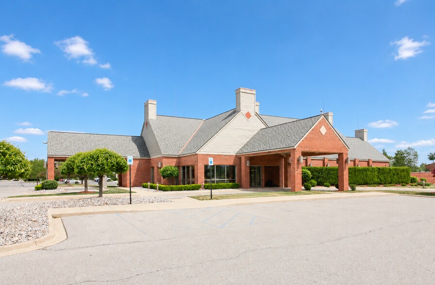 Primary Photo Of 15555 Silver Pky, Fenton Medical For Lease