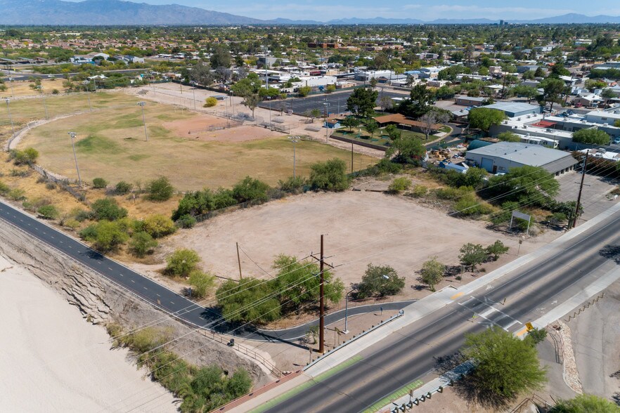 More Photos Of 3450 N Dodge Blvd, Tucson Land For Sale