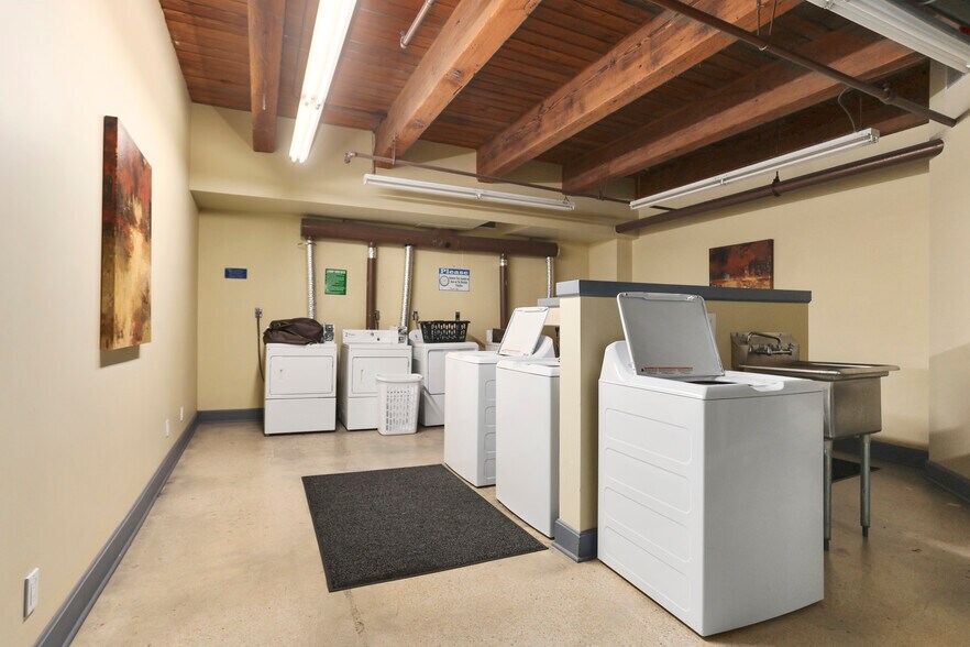 More Photos Of 412 W 8th St, Kansas City Apartments For Sale