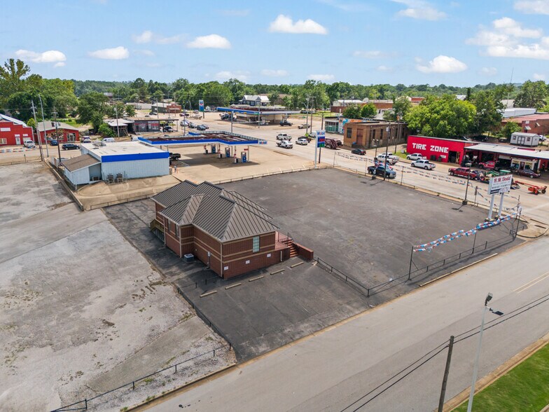 More Photos Of 112 US Highway 271 N, Gilmer Office For Lease