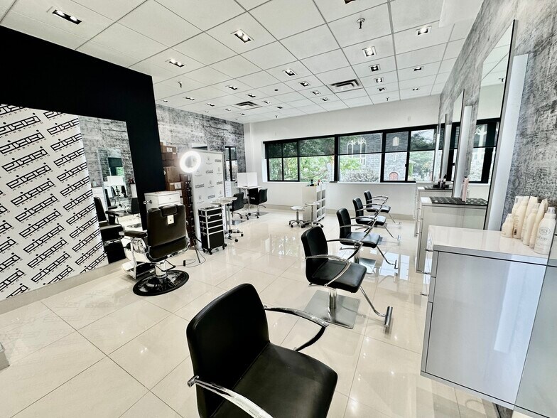 More Photos Of 181 Greenwich Ave, Greenwich General Retail For Sale