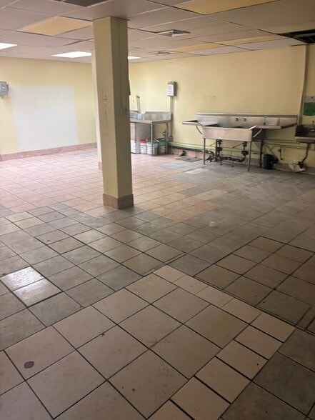 More Photos Of 33 Somers St, Brooklyn Schools For Lease