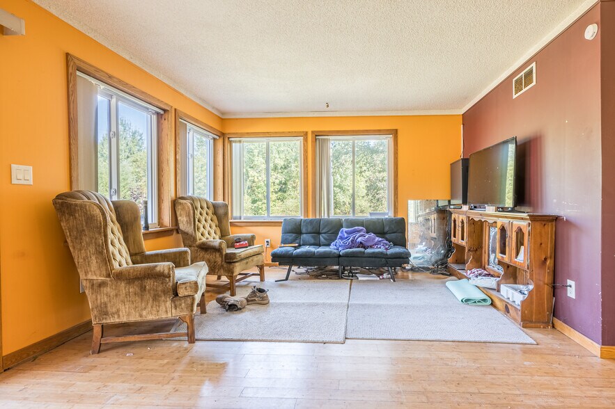 More Photos Of 5852 County Line Rd, Coleman Specialty For Sale