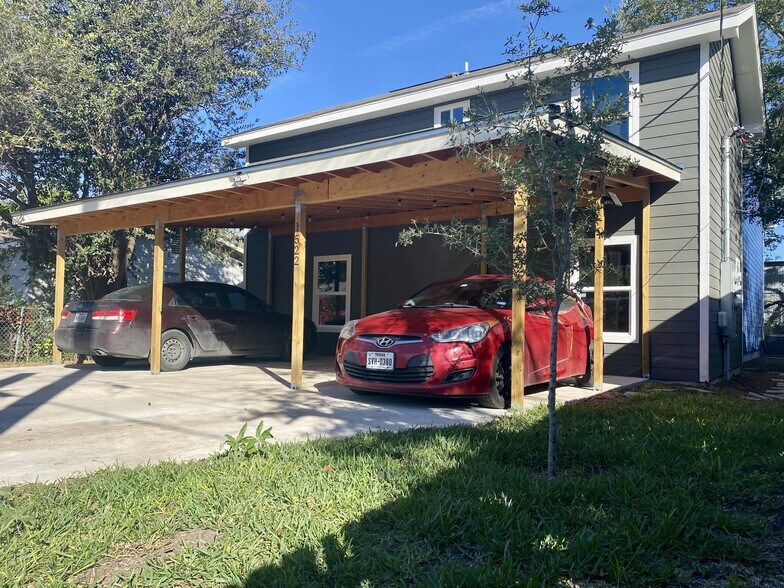 More Photos Of 1522 South Elmendorf St, San Antonio Apartments For Sale