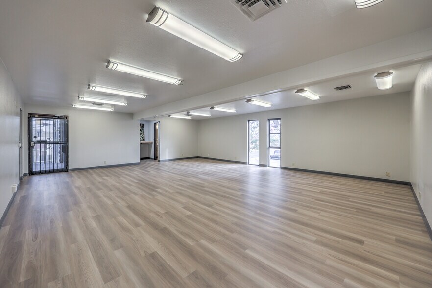 More Photos Of 3320-3340 W Wynn Rd, Las Vegas Office Residential For Lease