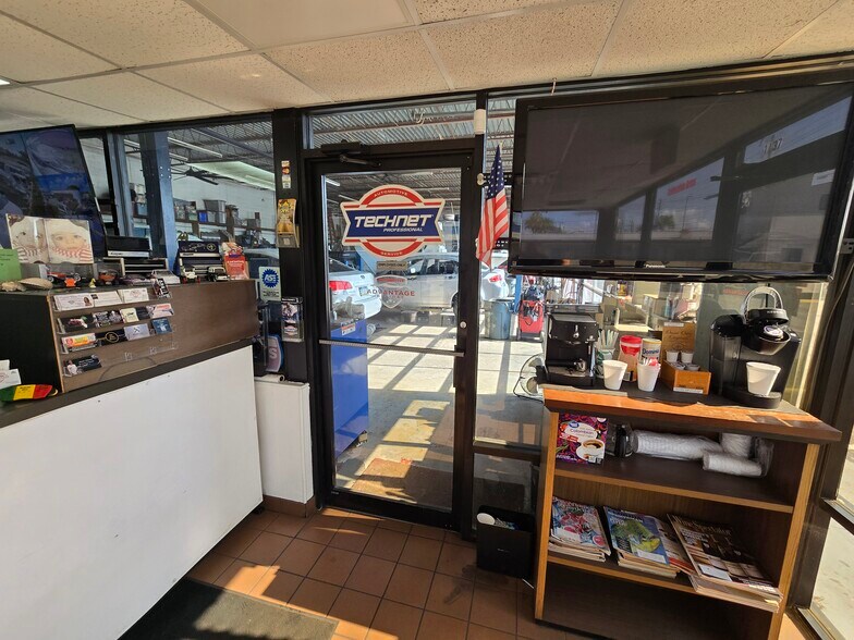 More Photos Of 1137 US Highway 19, Holiday Auto Repair For Sale