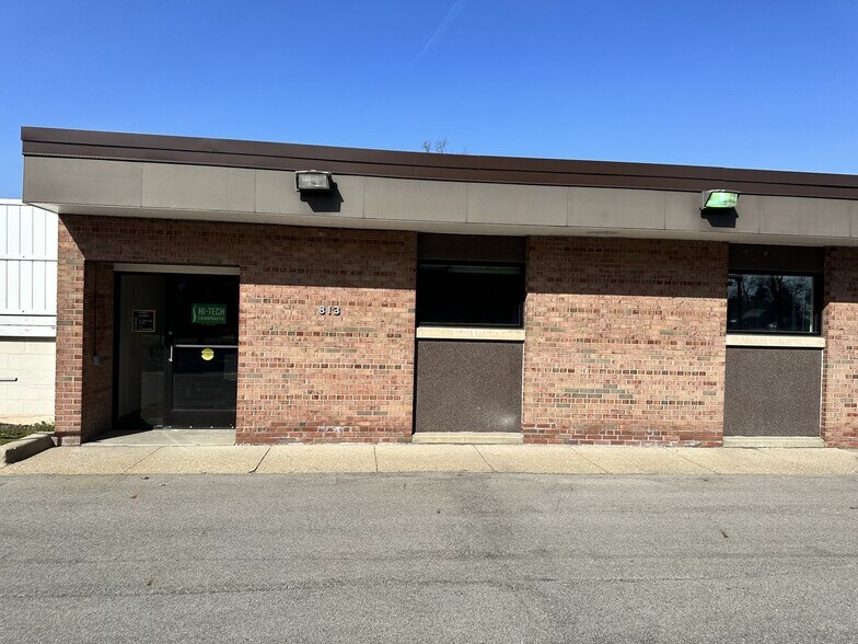 More Photos Of 813 W Michigan Ave, Jackson Medical For Sale