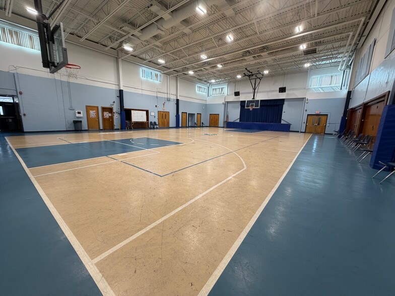 More Photos Of 580 Ratzer Rd, Wayne Schools For Lease